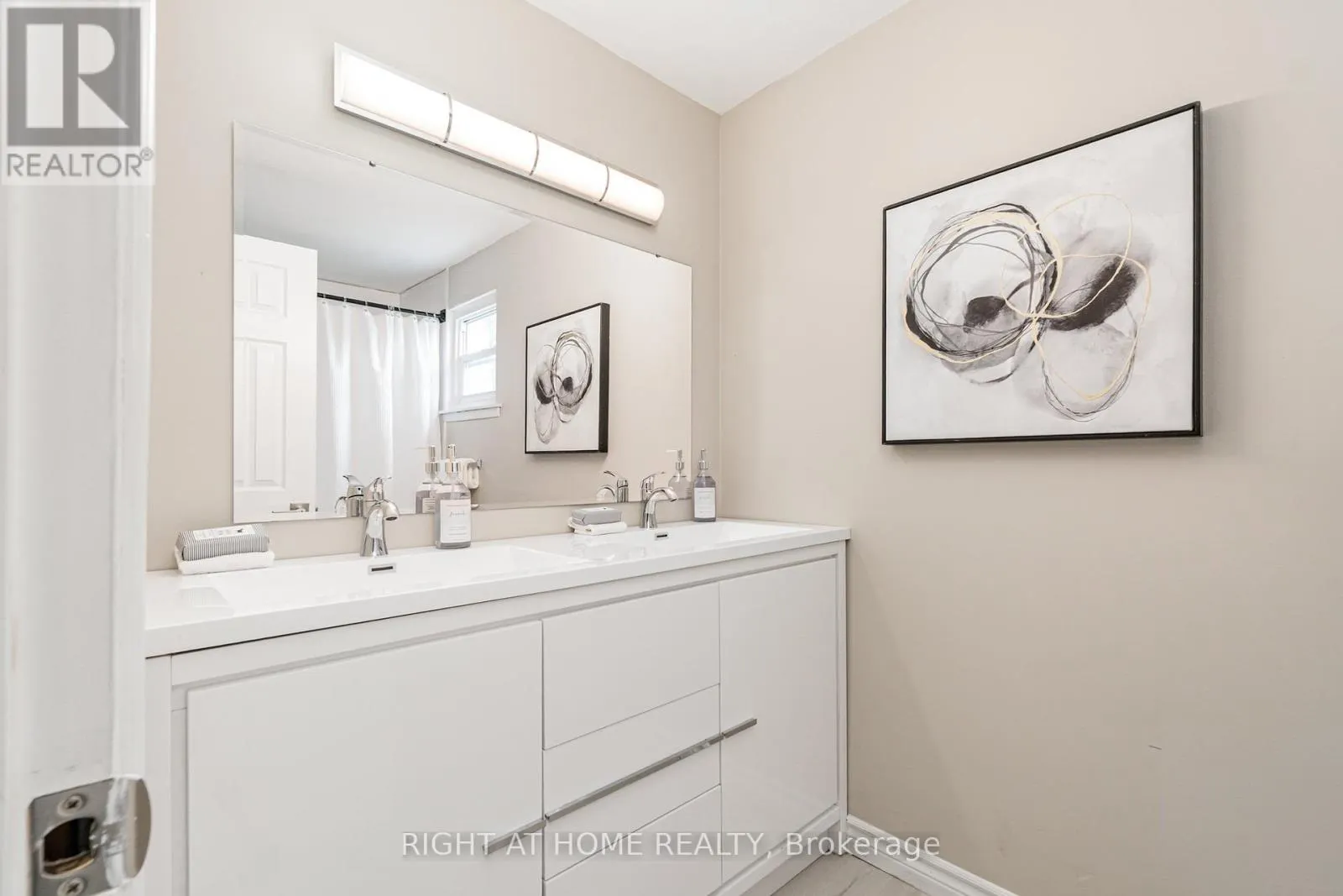 50 ROSER CRESCENT