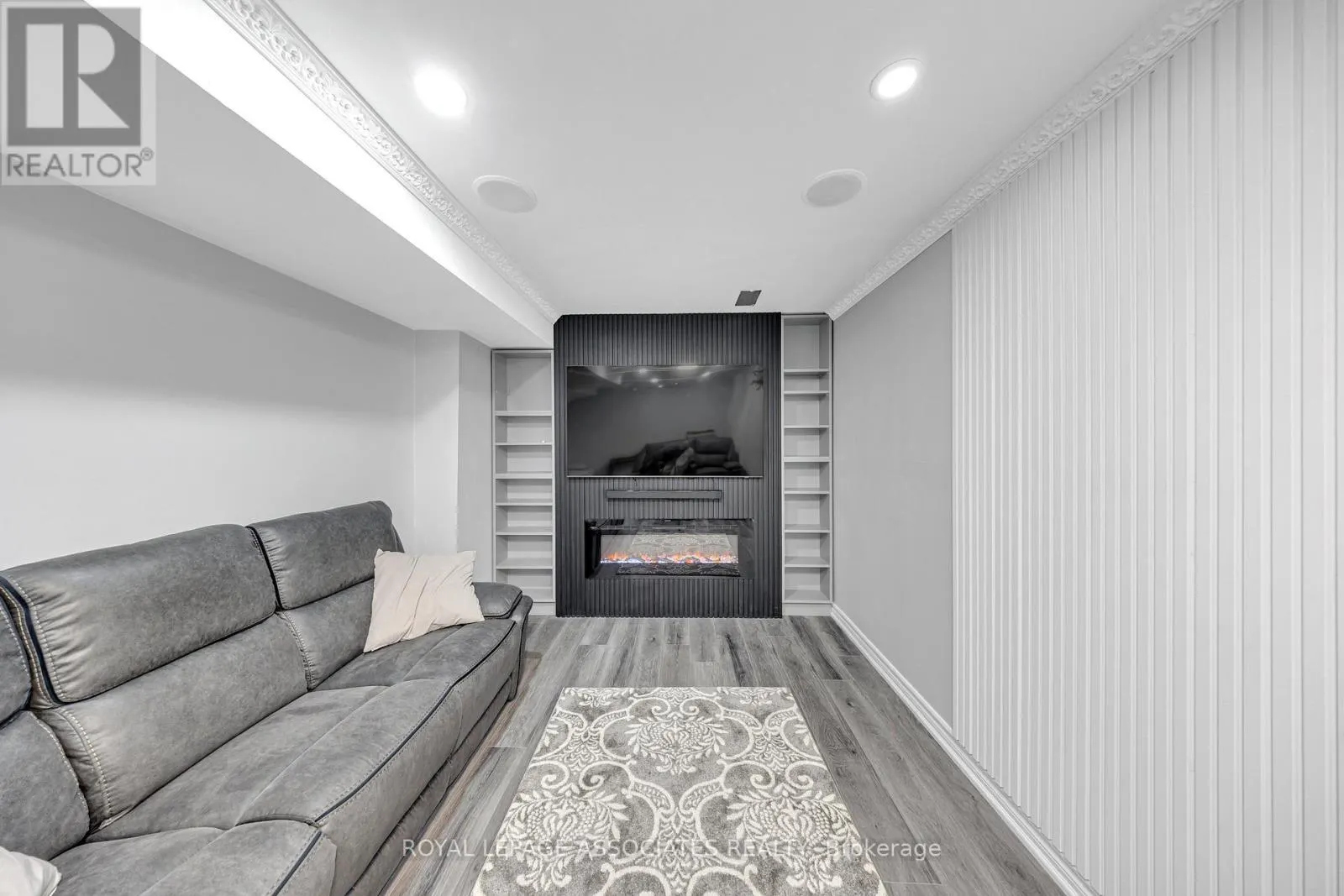 41 PINOAK STREET