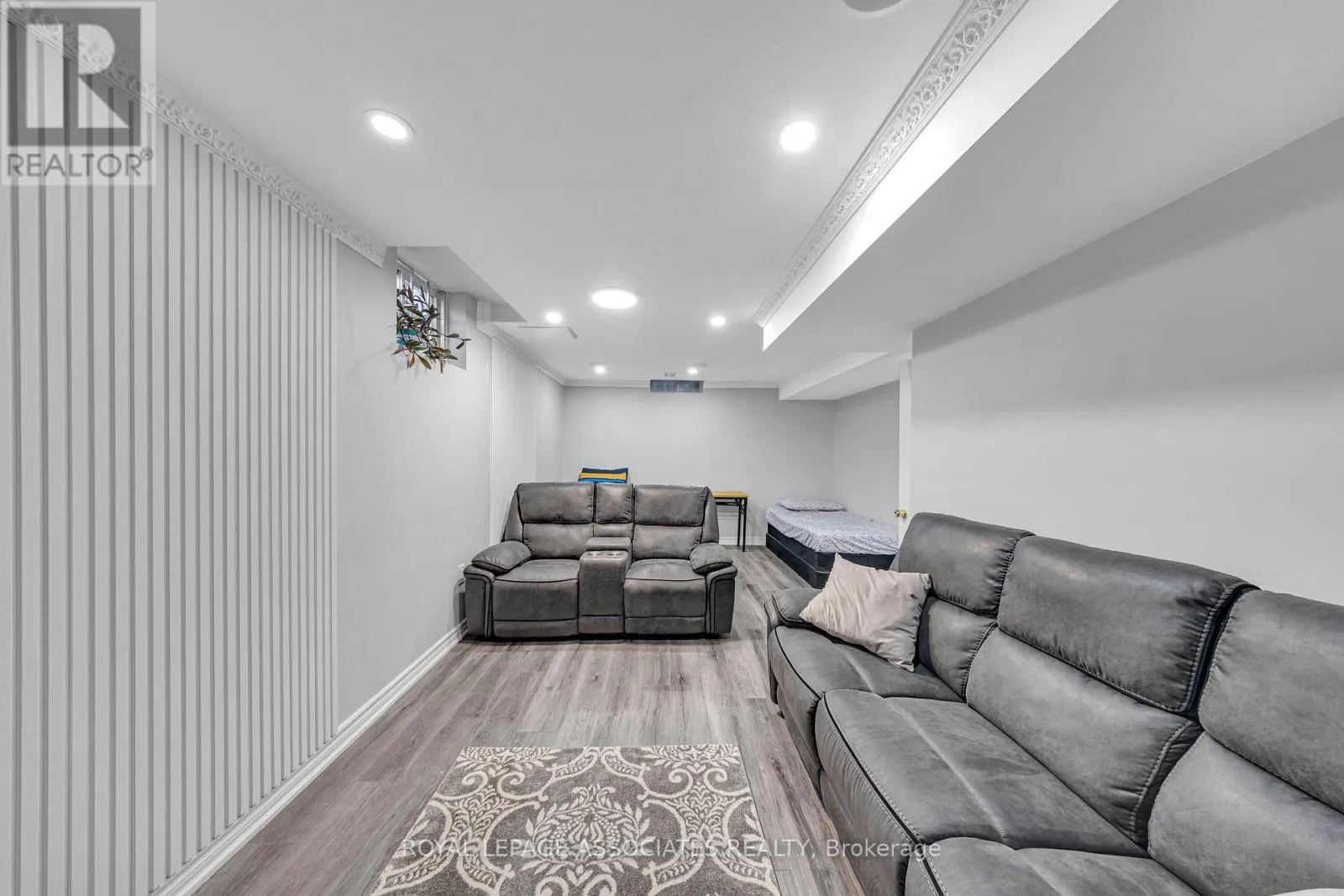 41 PINOAK STREET