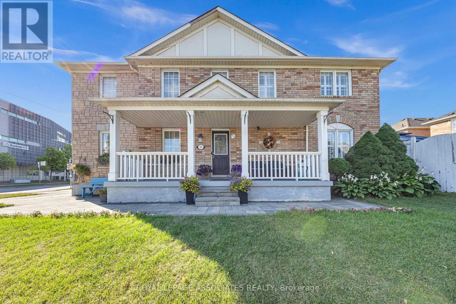 41 PINOAK STREET