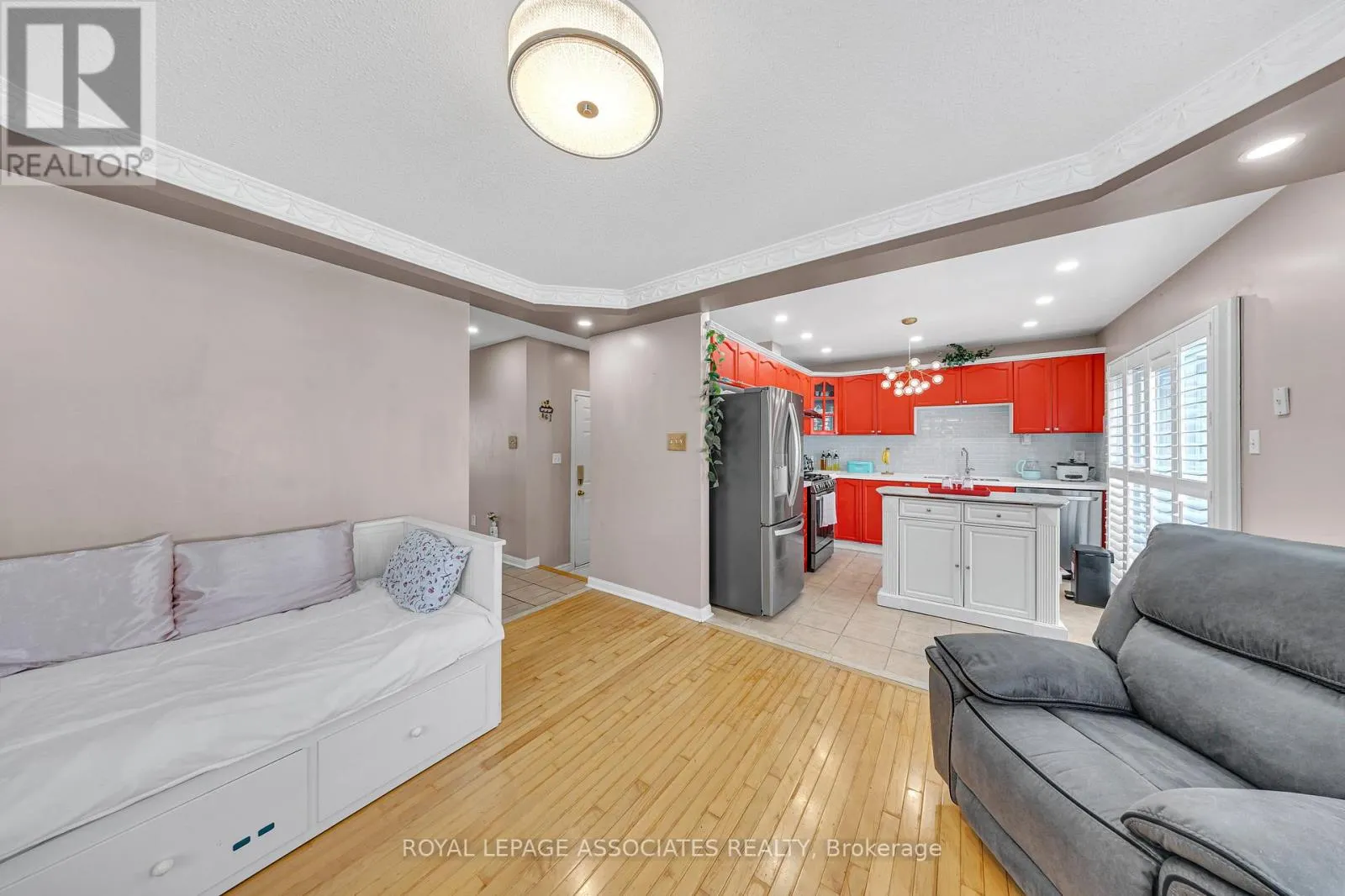 41 PINOAK STREET