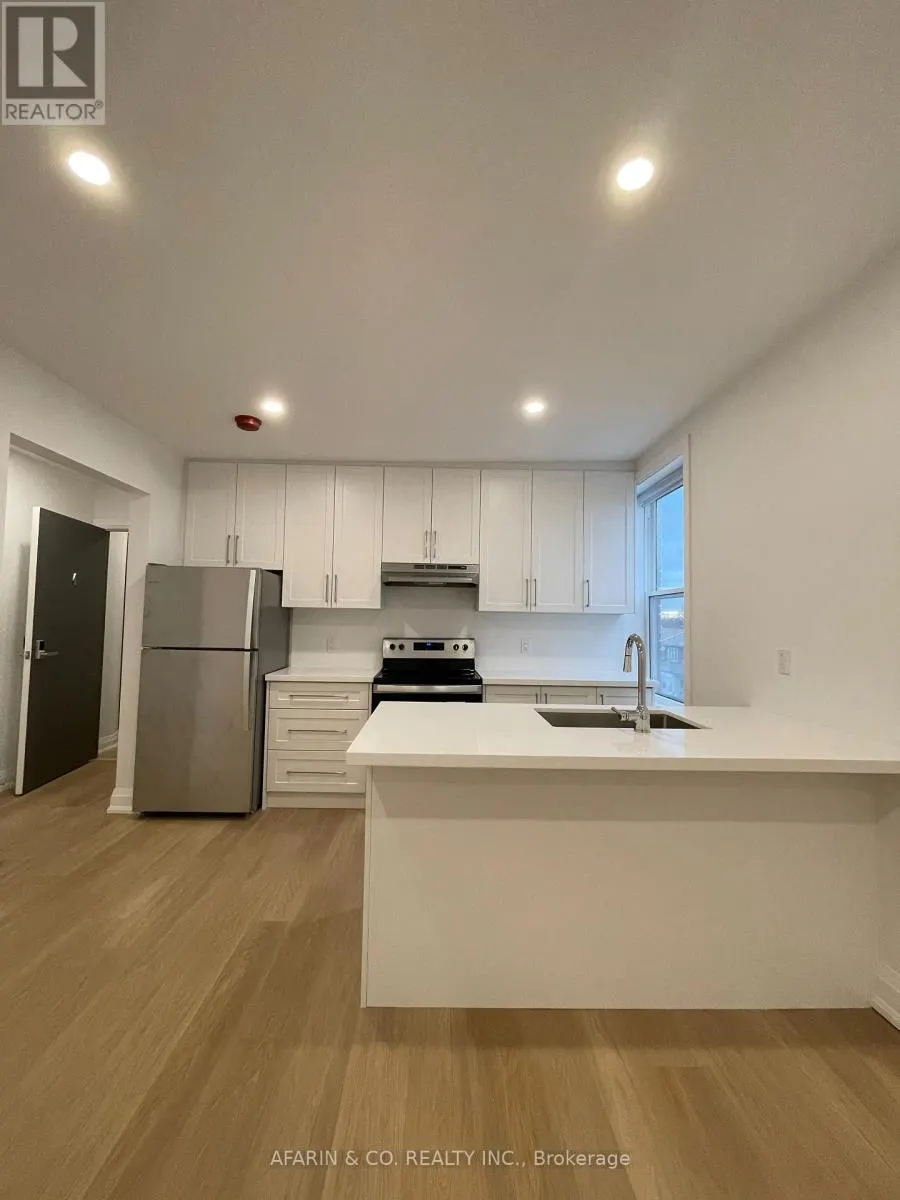 4 - 79 CEDARVALE AVENUE