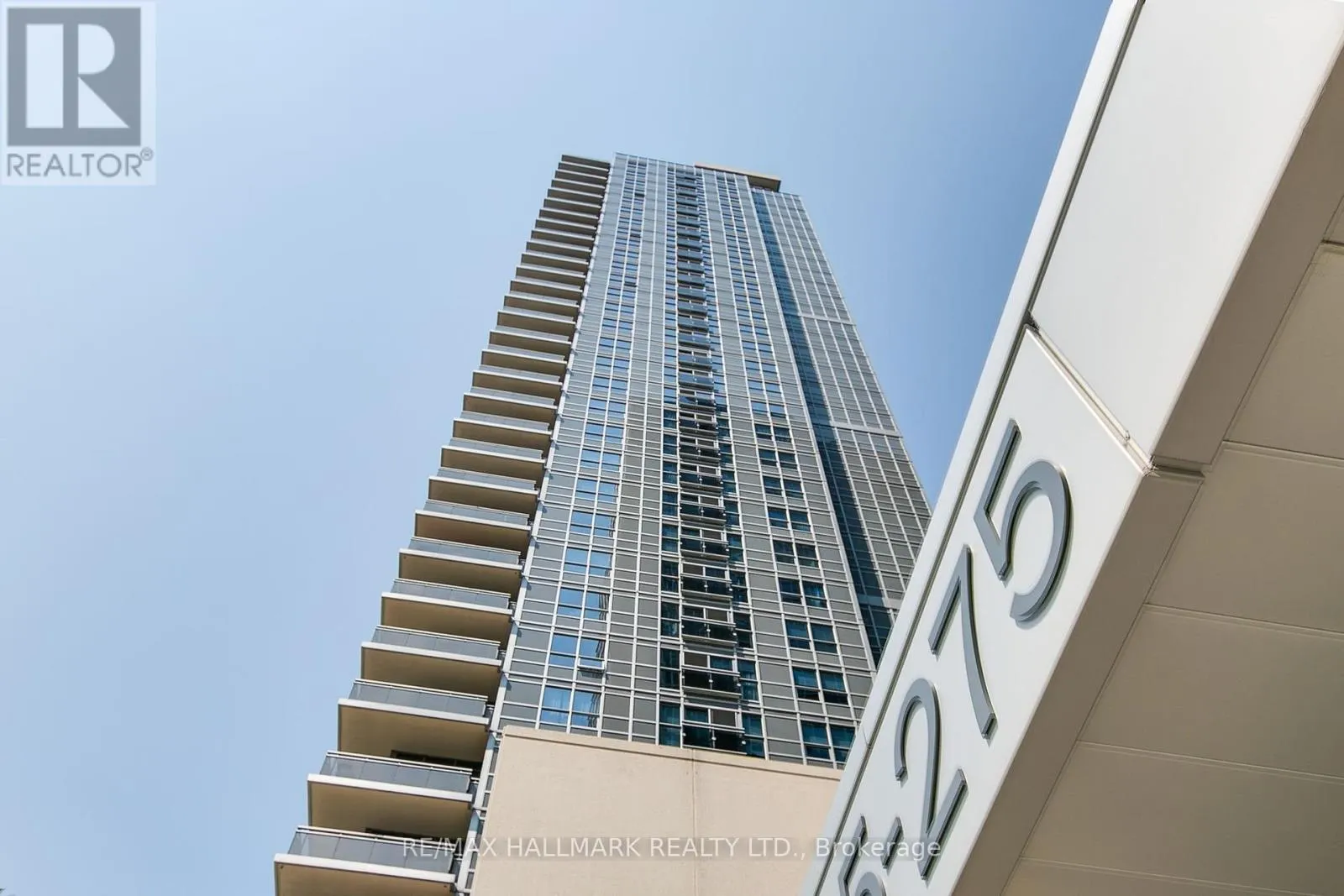 522 - 275 VILLAGE GREEN SQUARE
