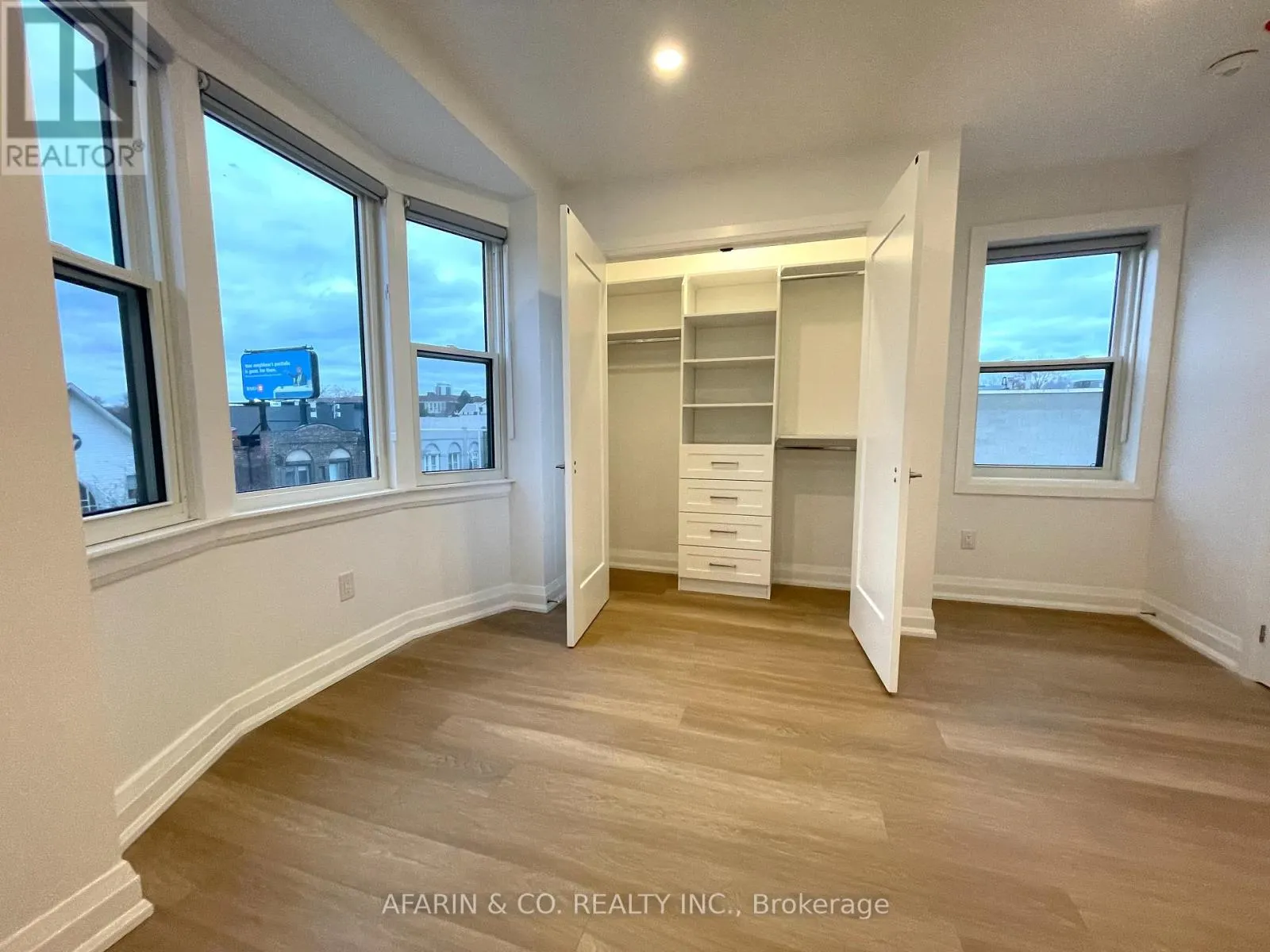 5 - 79 CEDARVALE AVENUE