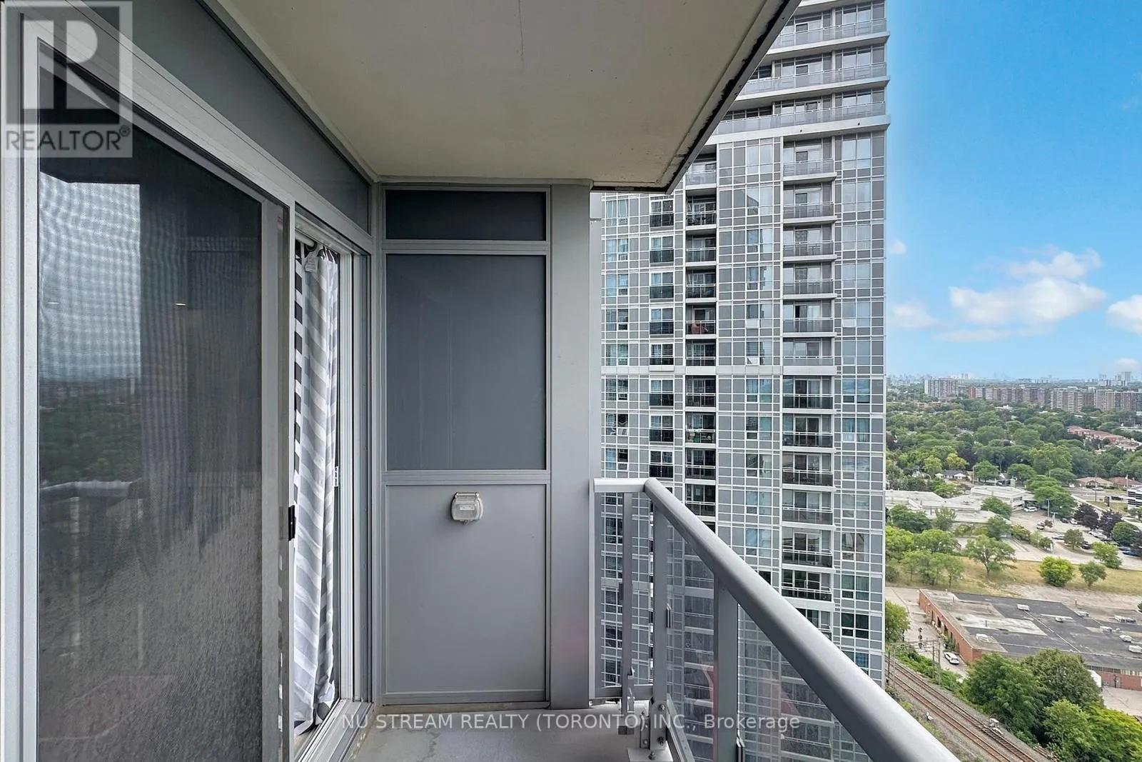 2403 - 225 VILLAGE GREEN SQUARE