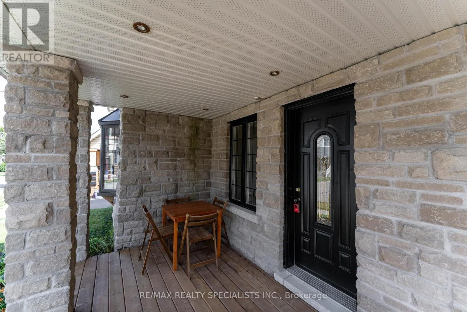 133 AGNES STREET