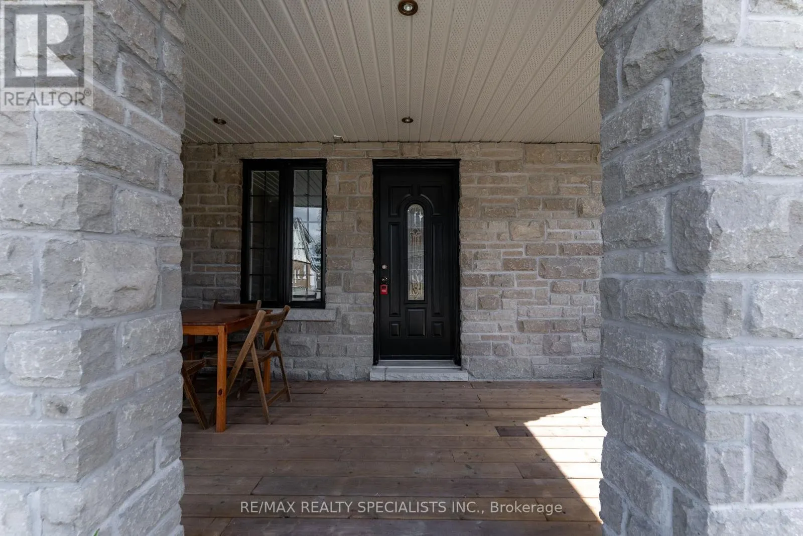 133 AGNES STREET