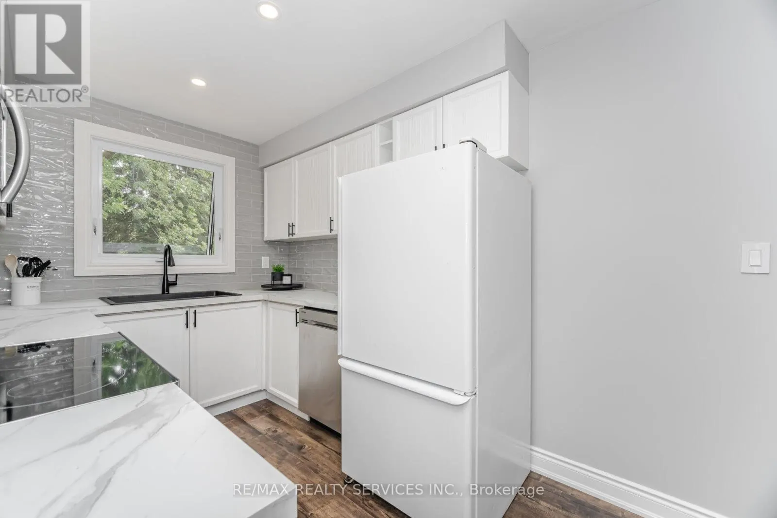 641 DEAUVILLE COURT