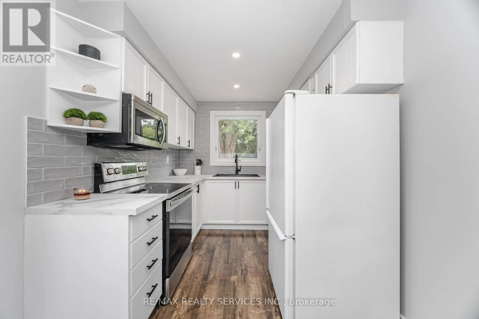 641 DEAUVILLE COURT