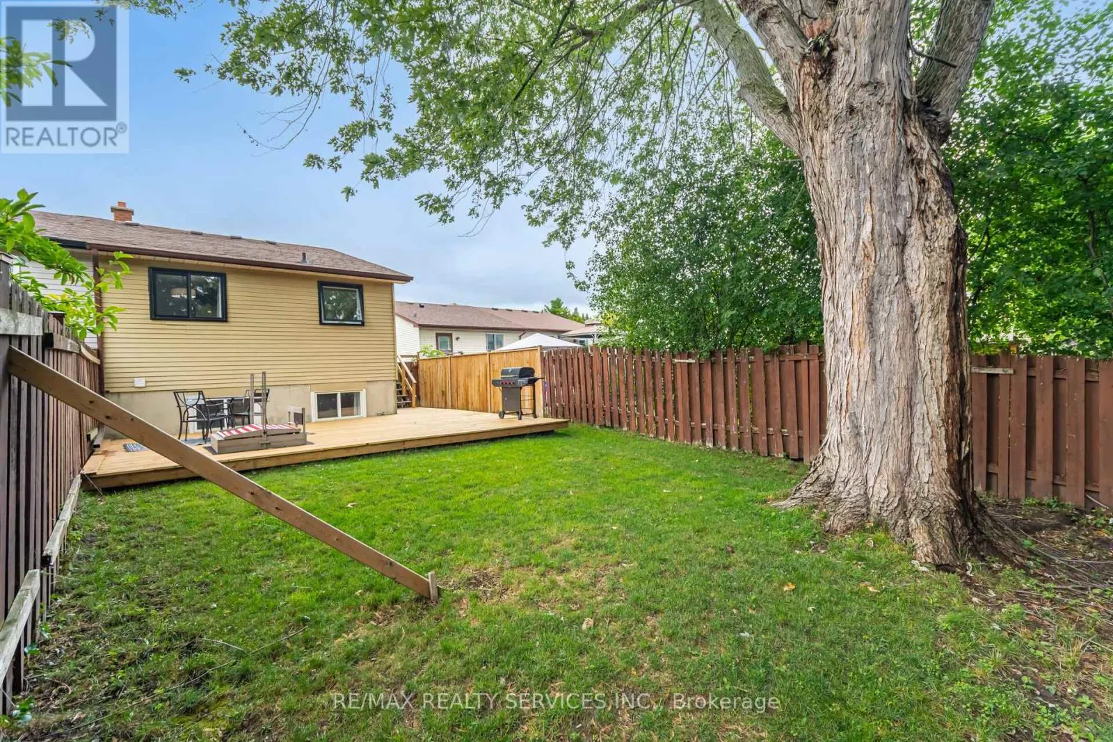 641 DEAUVILLE COURT