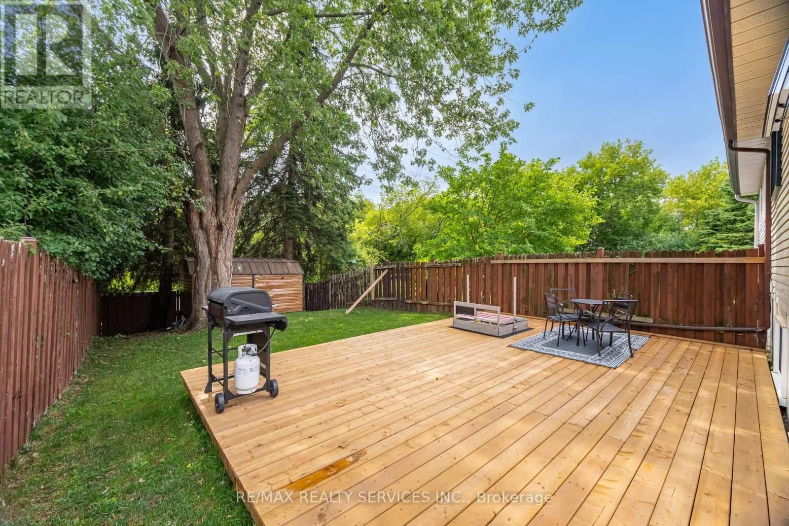 641 DEAUVILLE COURT