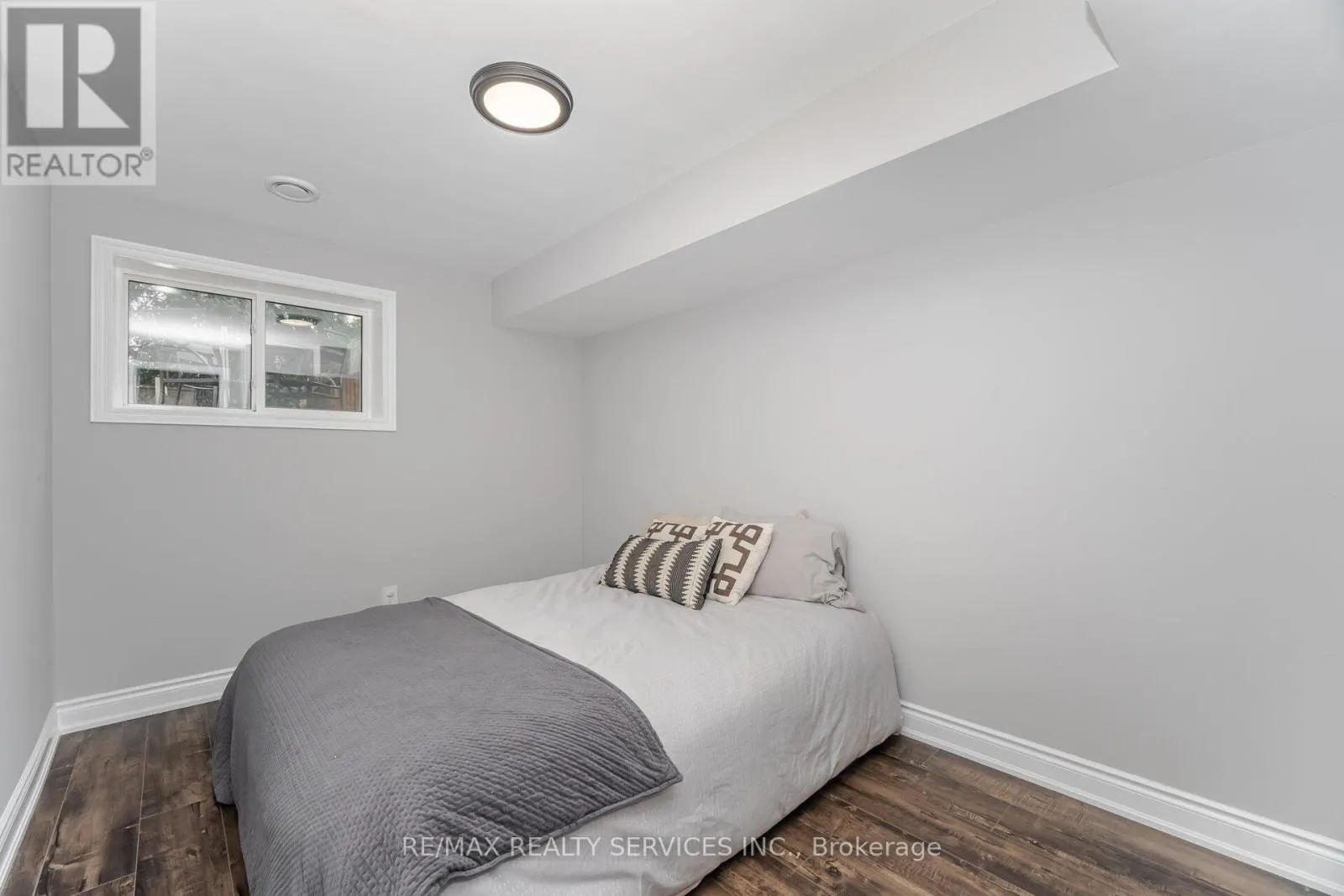 641 DEAUVILLE COURT