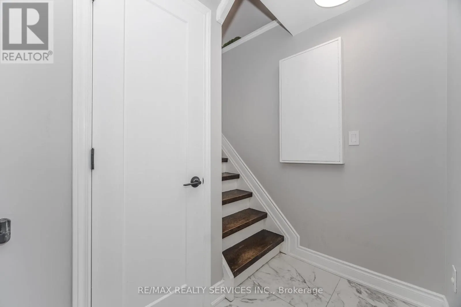 641 DEAUVILLE COURT