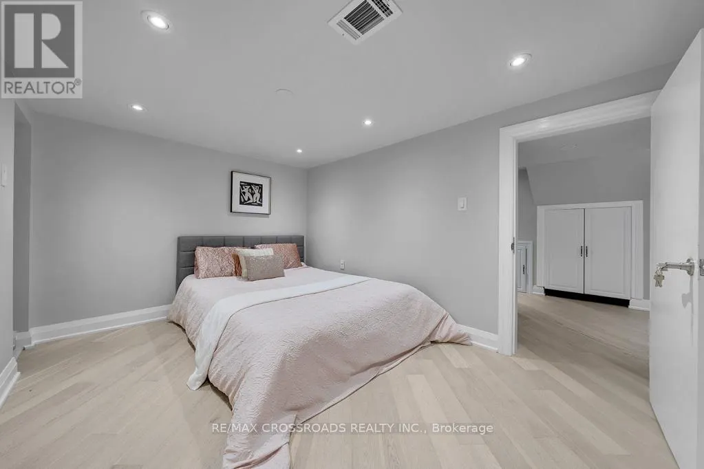 2 MACKINAC CRESCENT