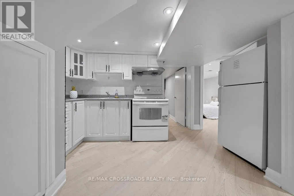 2 MACKINAC CRESCENT