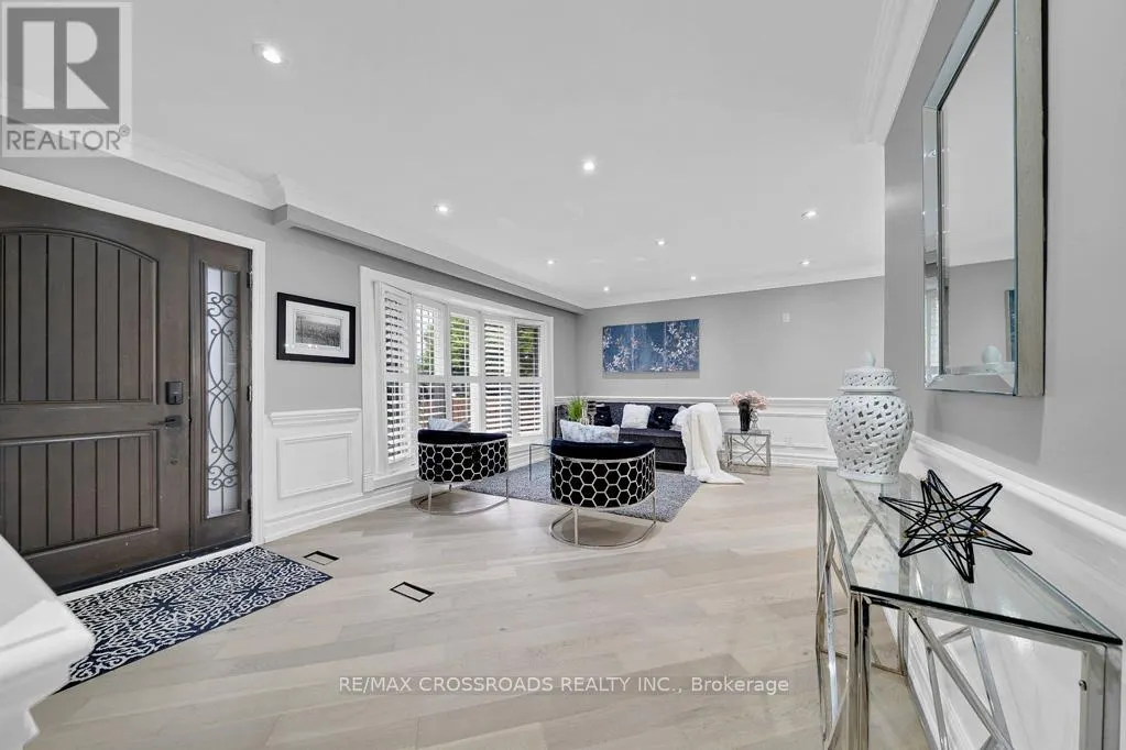2 MACKINAC CRESCENT