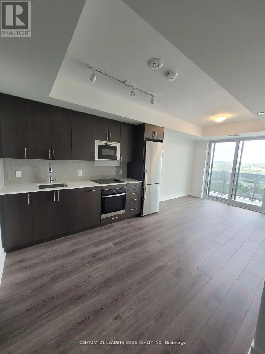 2602 - 2545 SIMCOE STREET N