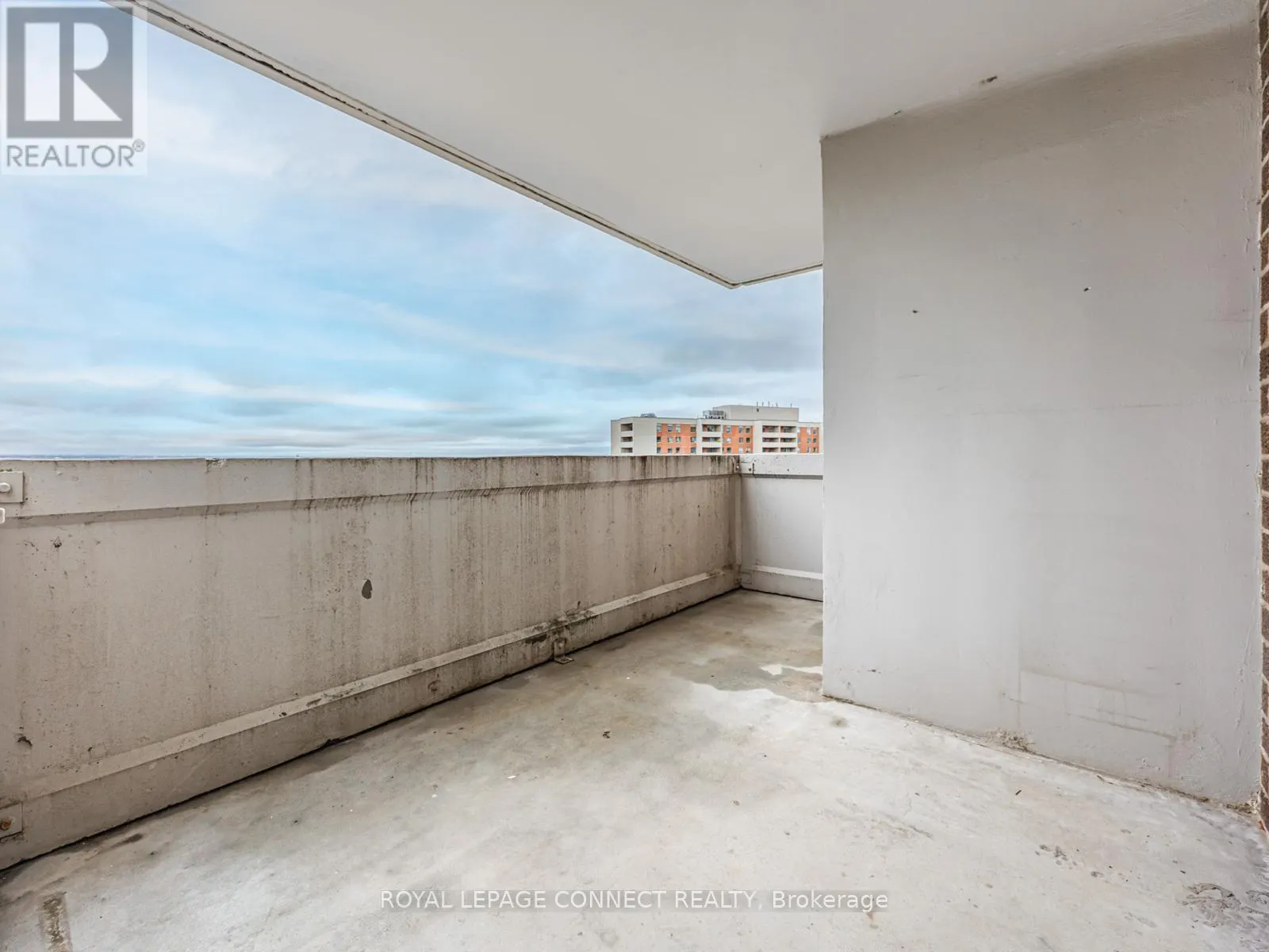 1711 - 44 FALBY COURT