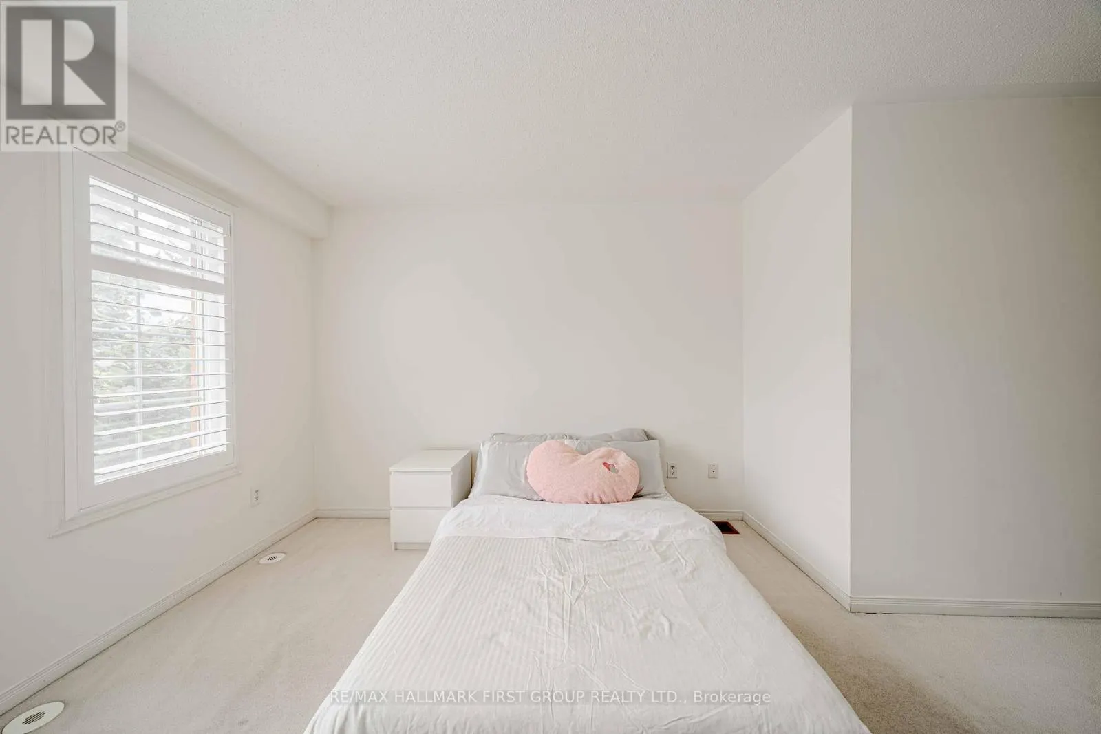 1 - 2790 EGLINTON AVENUE E