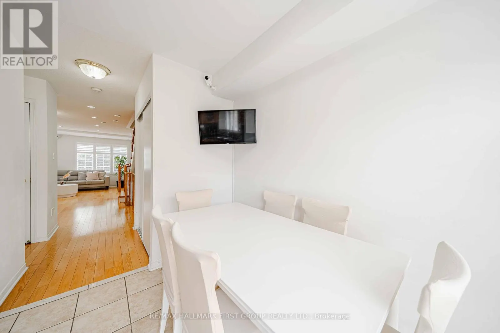 1 - 2790 EGLINTON AVENUE E
