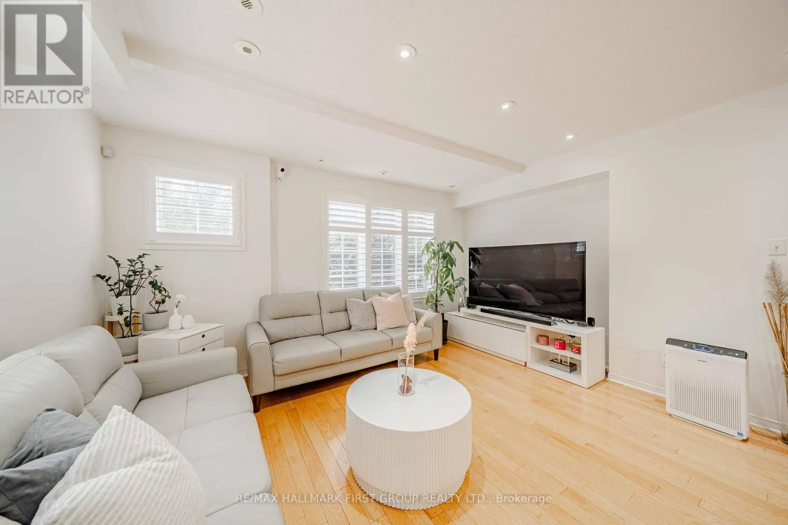 1 - 2790 EGLINTON AVENUE E