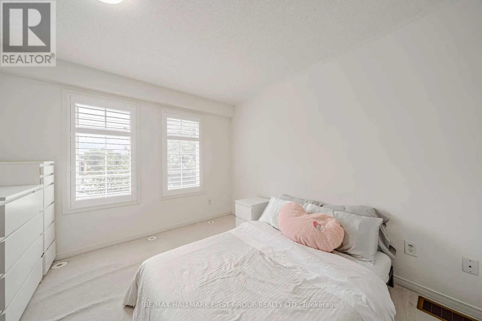 1 - 2790 EGLINTON AVENUE E