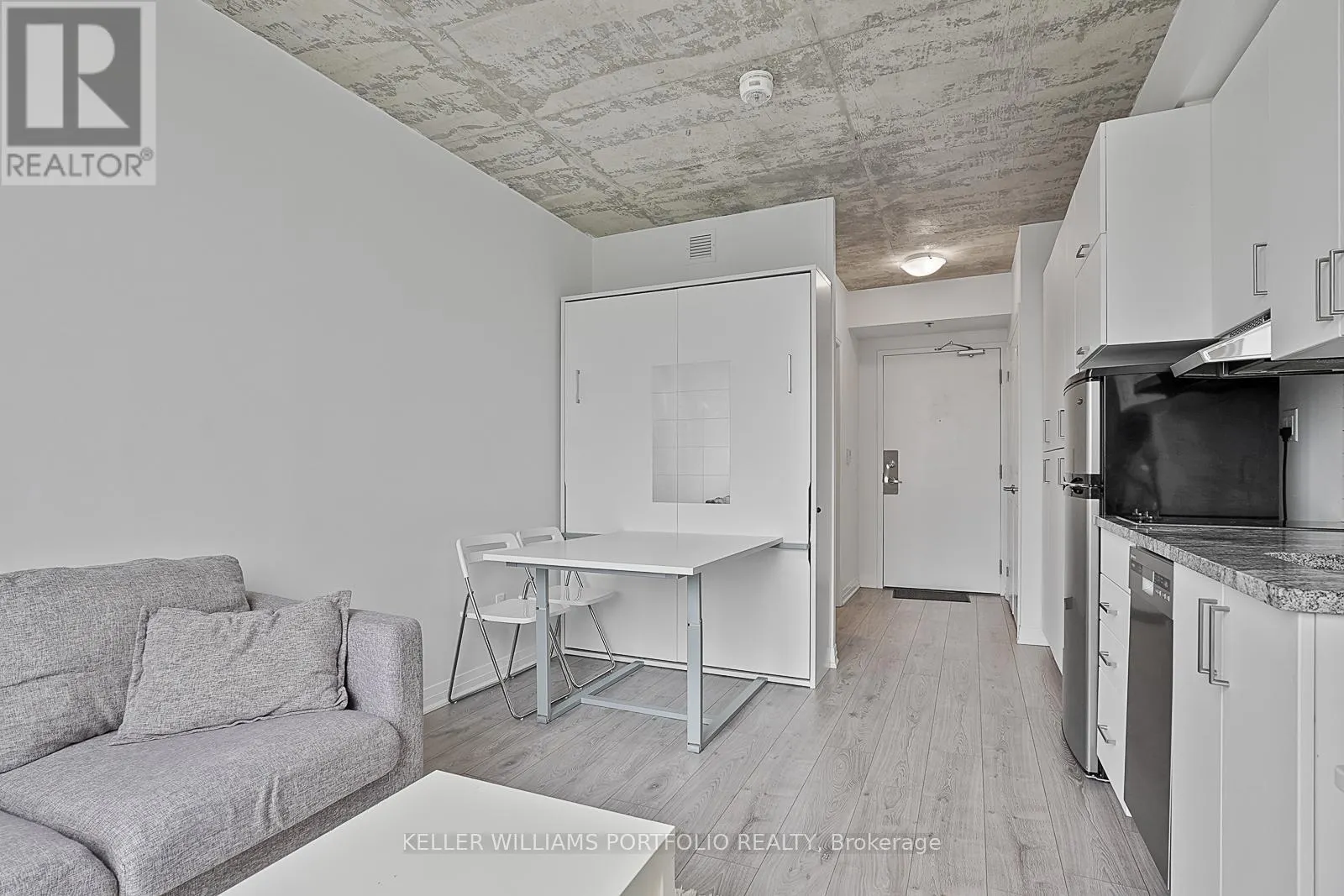310 - 1900 SIMCOE STREET N