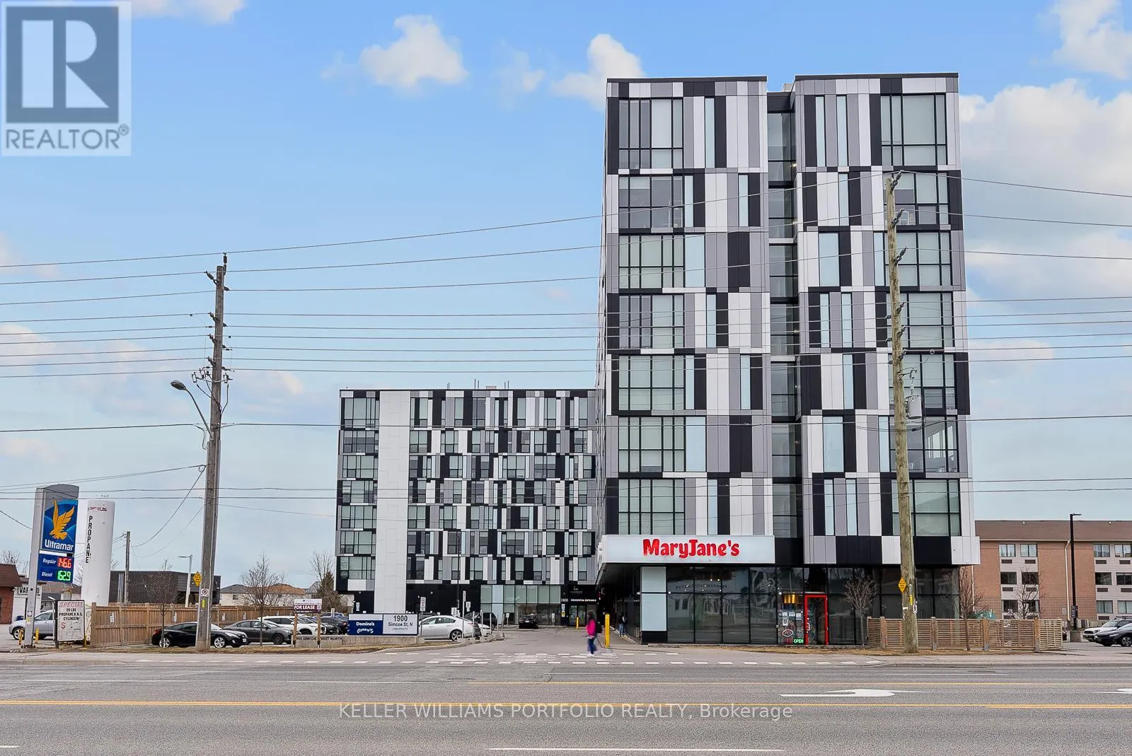 310 - 1900 SIMCOE STREET N