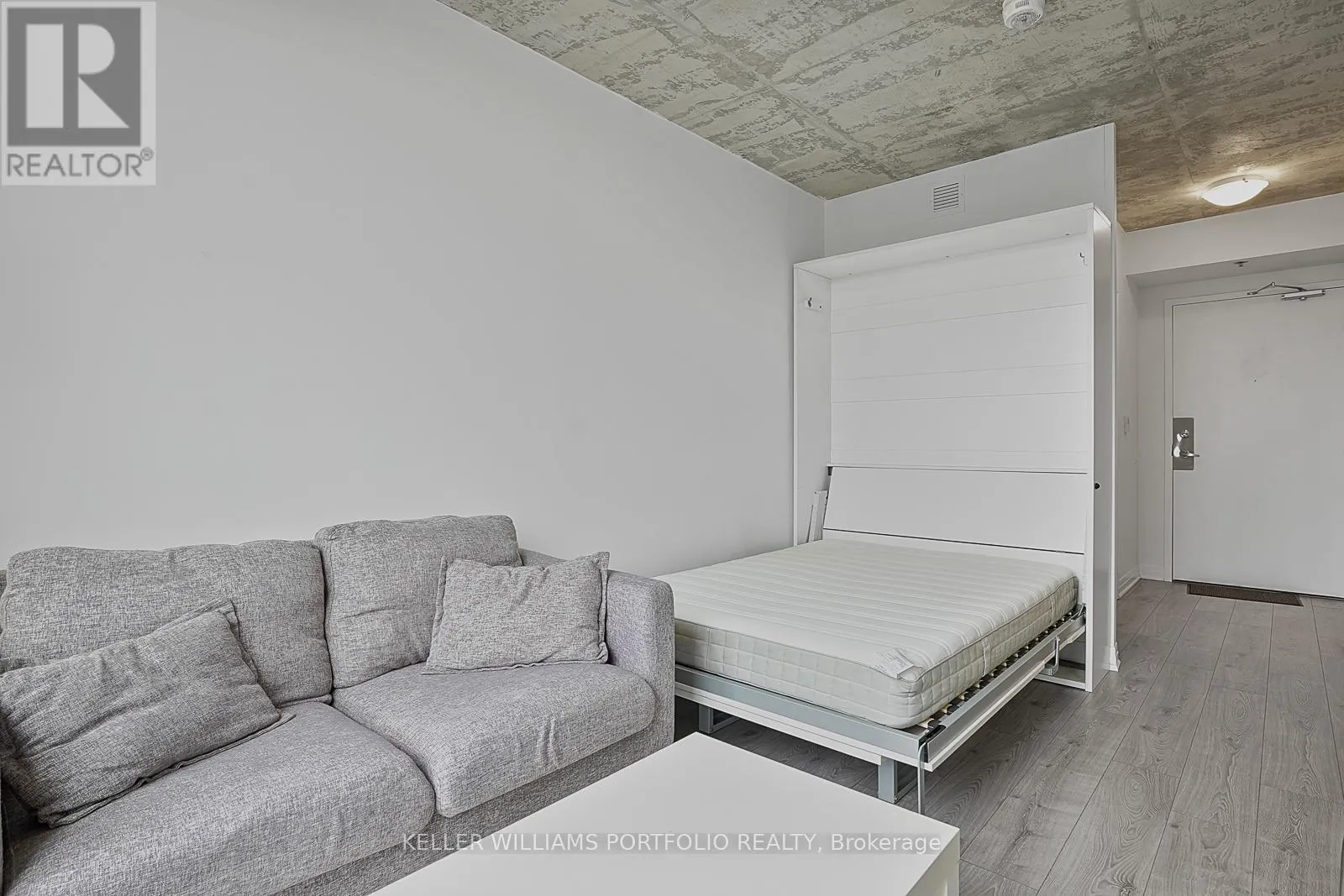 310 - 1900 SIMCOE STREET N