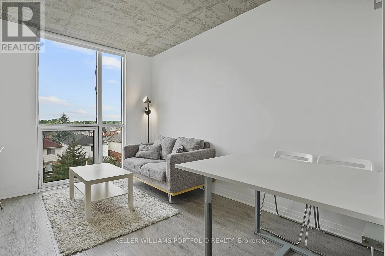 310 - 1900 SIMCOE STREET N