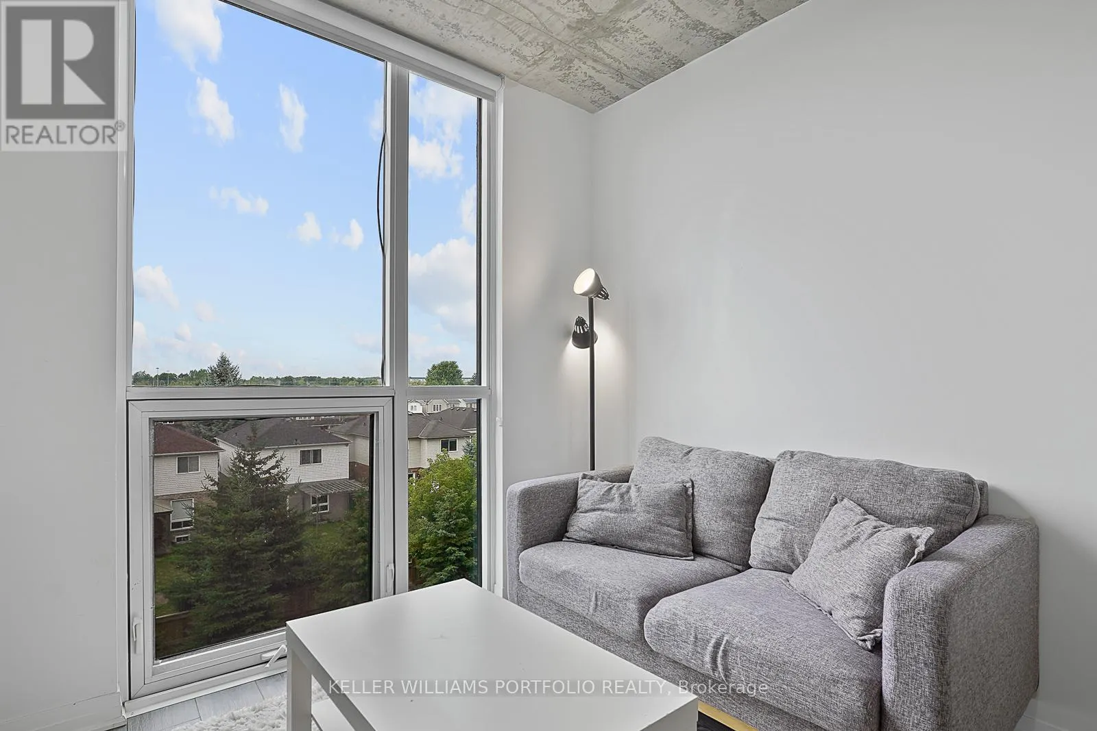 310 - 1900 SIMCOE STREET N
