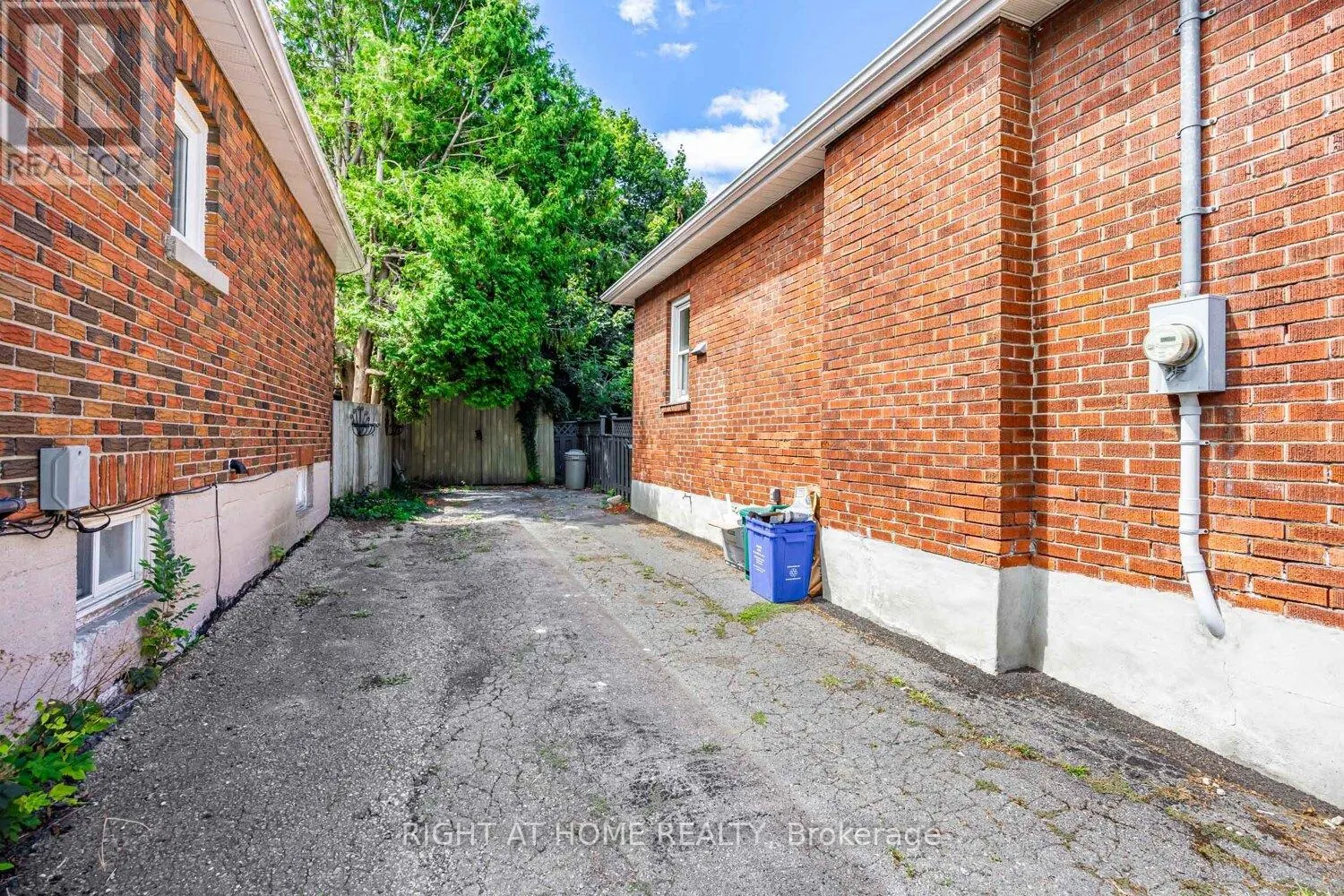 390 JARVIS STREET