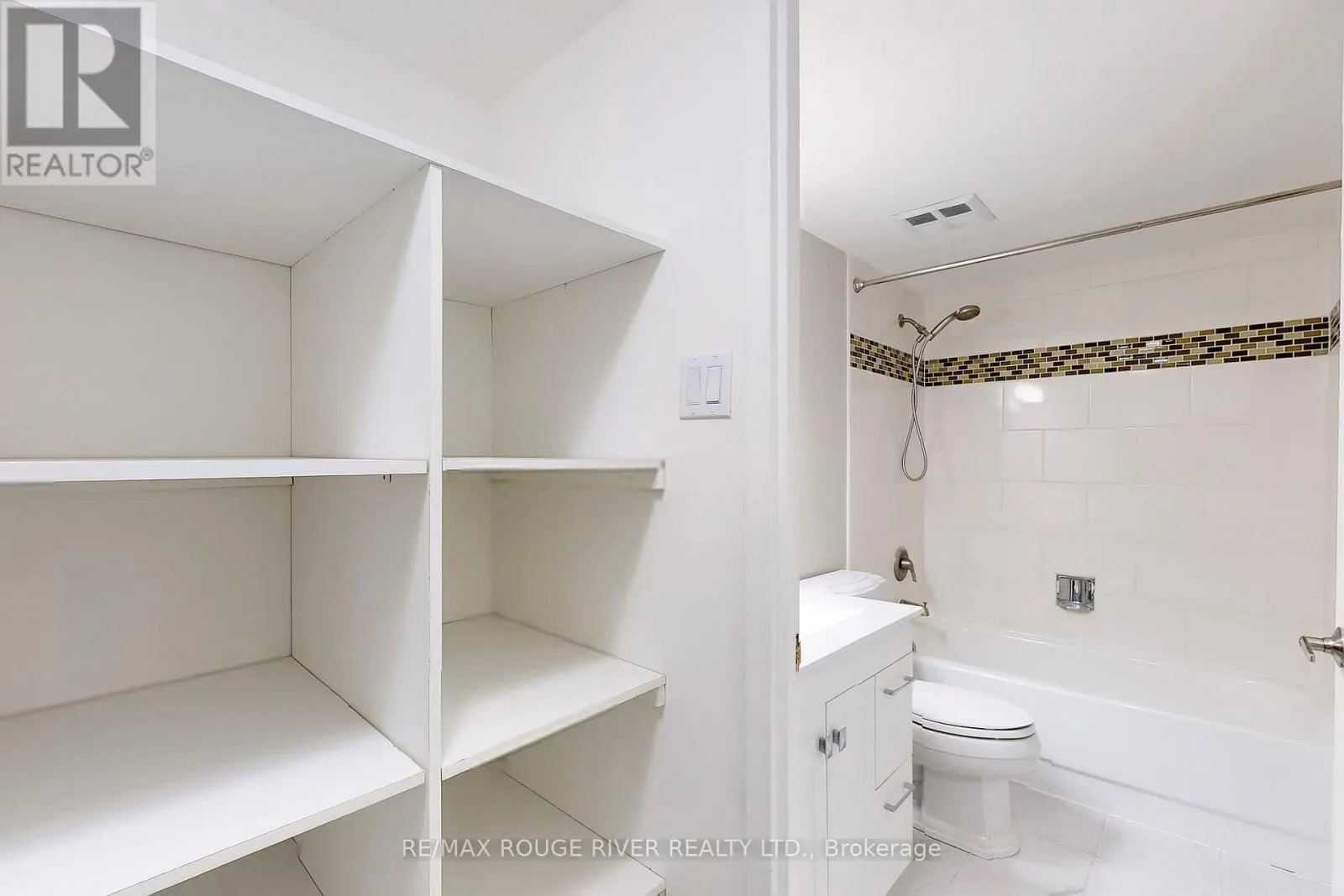 415 - 1665 PICKERING PARKWAY