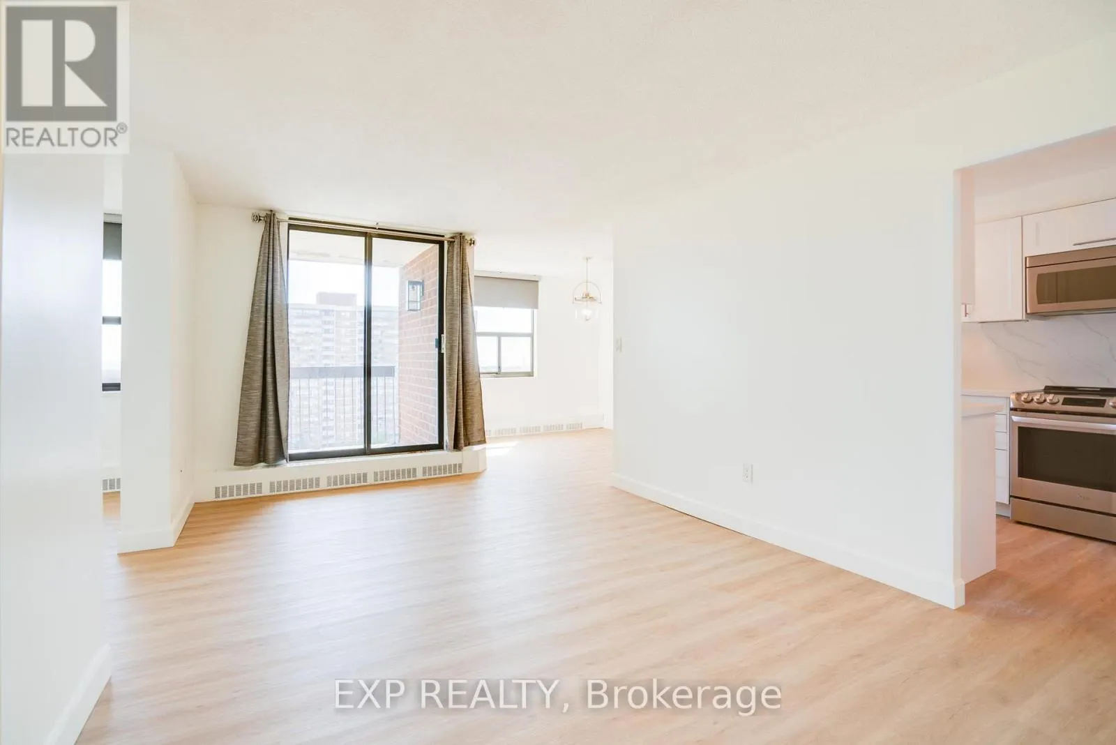 1410 - 90 LING ROAD