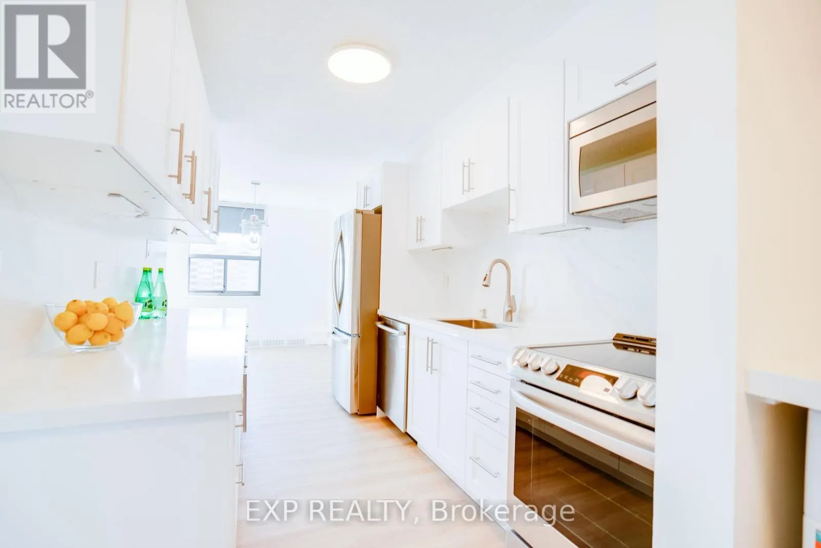 1410 - 90 LING ROAD