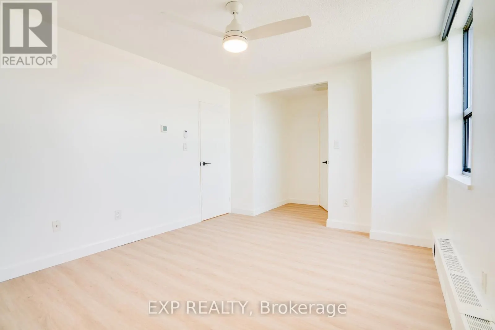 1410 - 90 LING ROAD