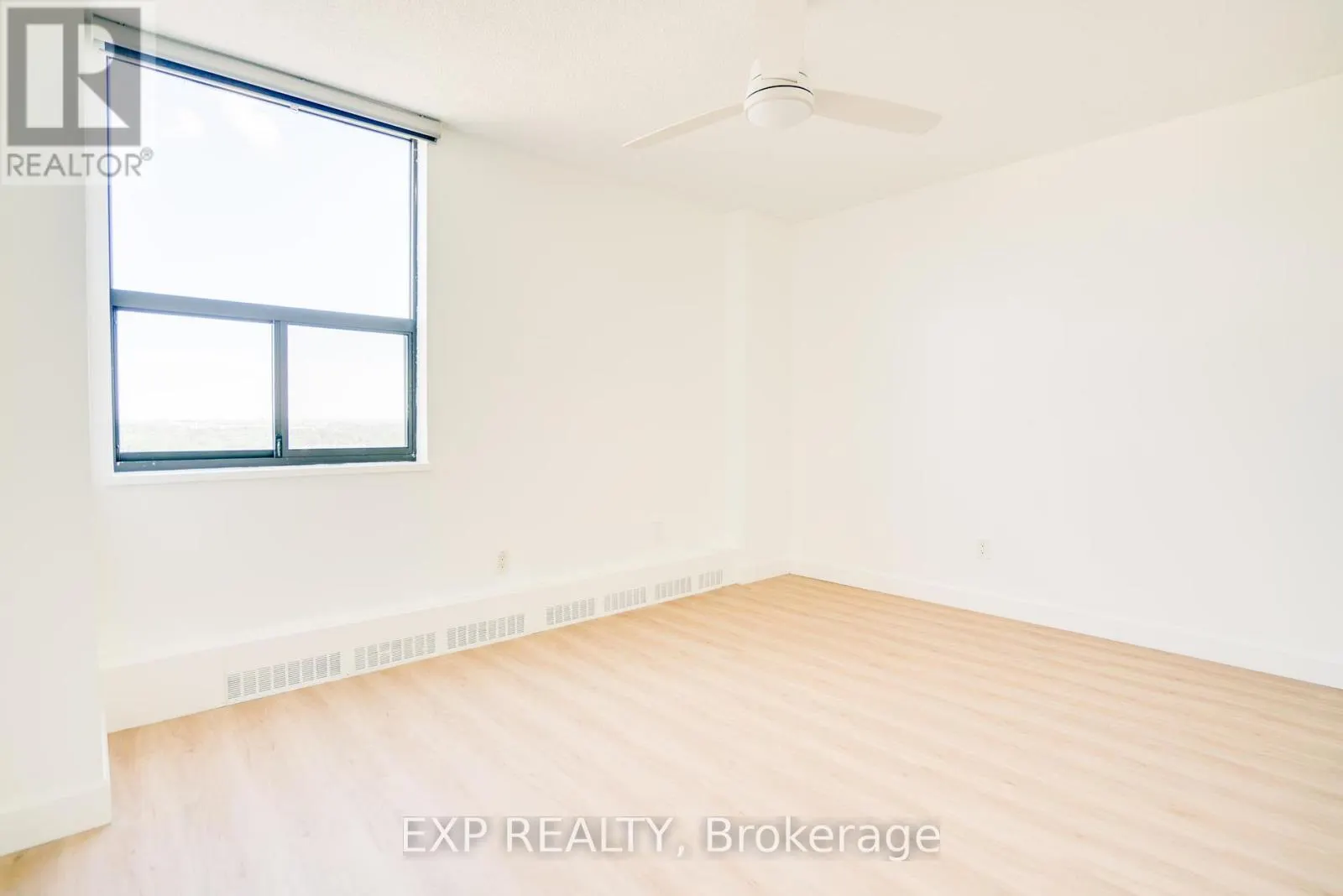 1410 - 90 LING ROAD