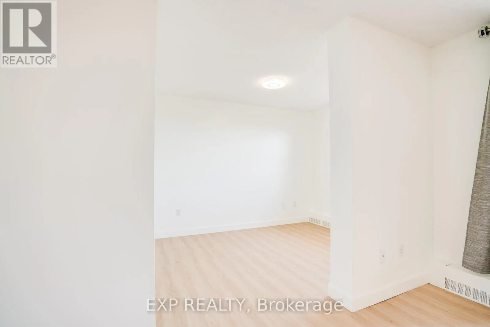 1410 - 90 LING ROAD