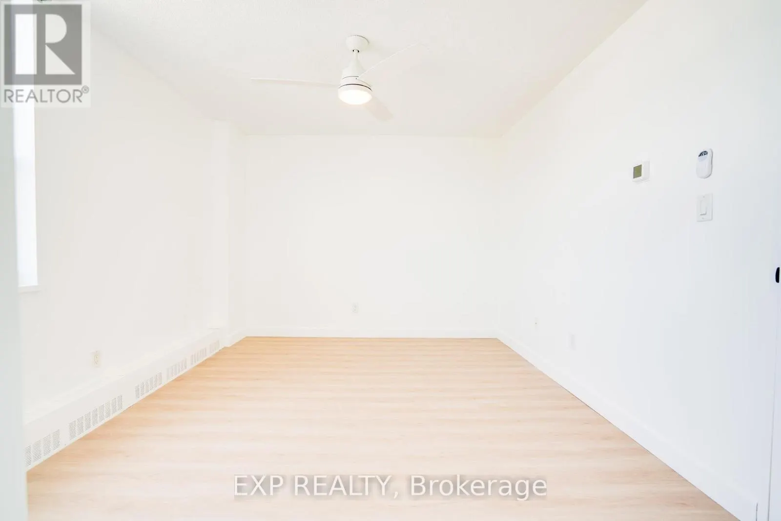 1410 - 90 LING ROAD