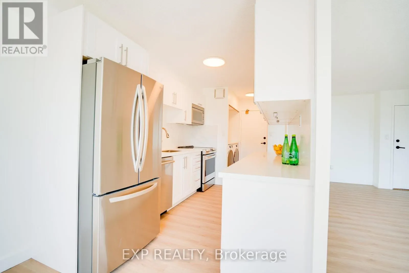 1410 - 90 LING ROAD