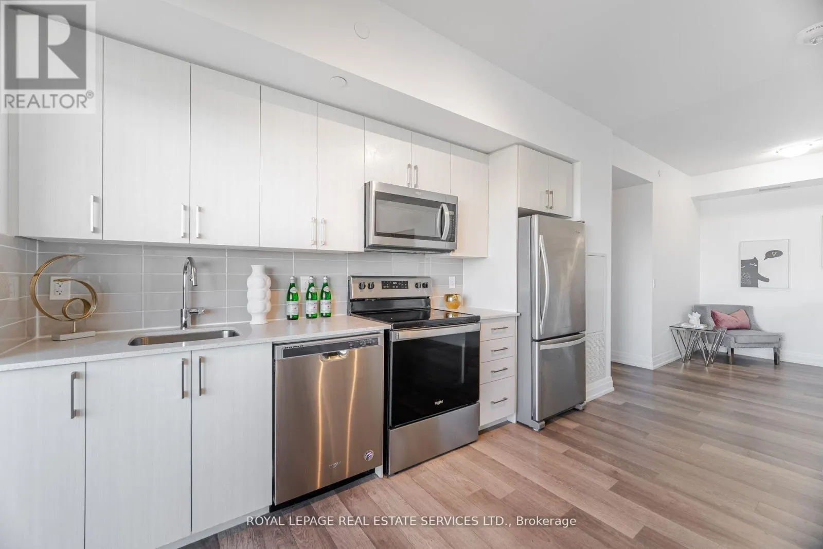 2005 - 3121 SHEPPARD AVENUE E
