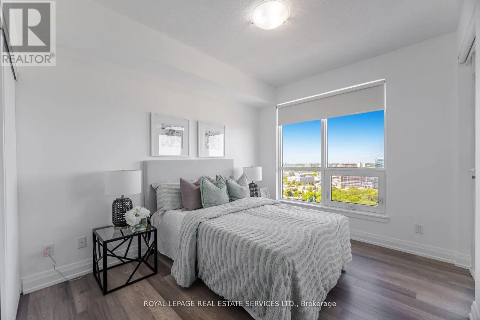 2005 - 3121 SHEPPARD AVENUE E