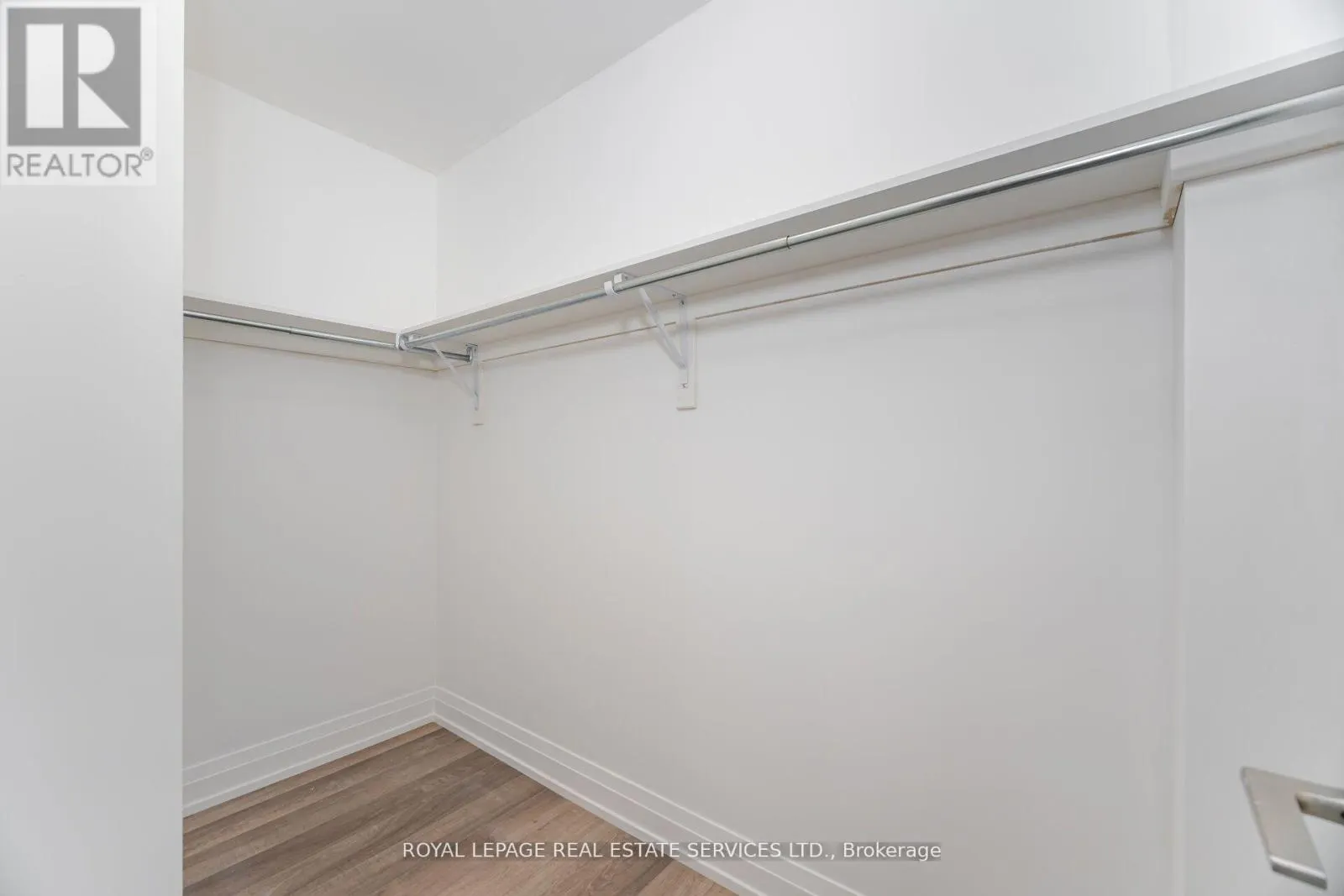 2005 - 3121 SHEPPARD AVENUE E