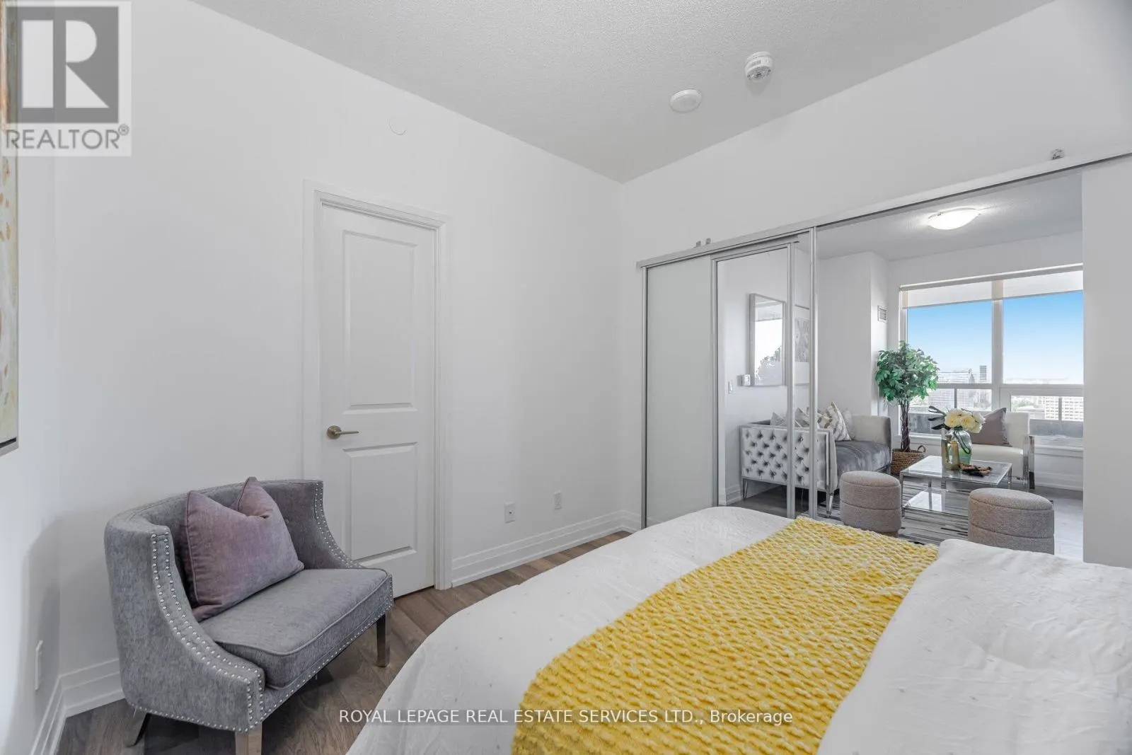 2005 - 3121 SHEPPARD AVENUE E