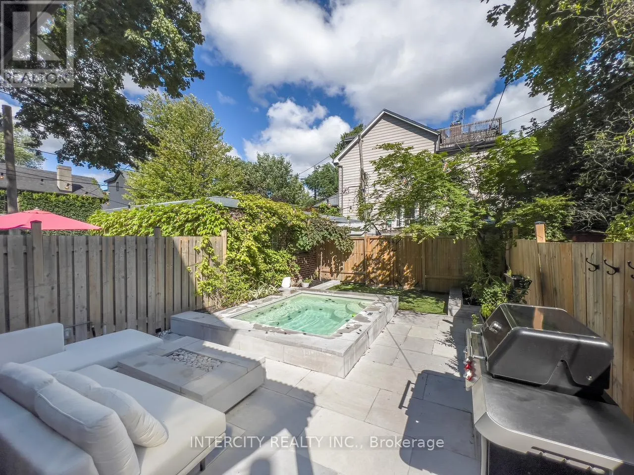 92 DAGMAR AVENUE