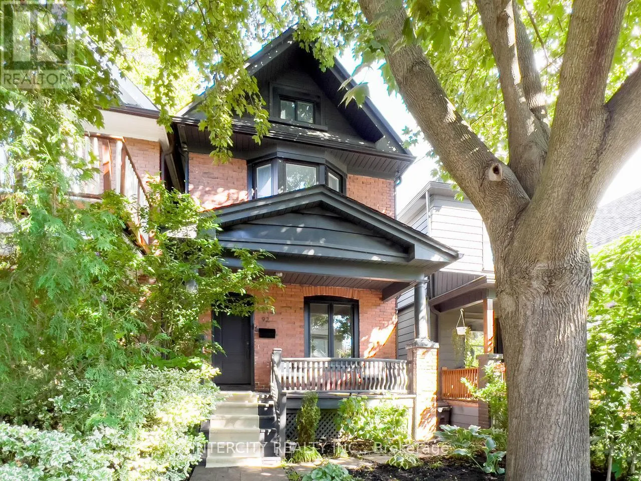 92 DAGMAR AVENUE