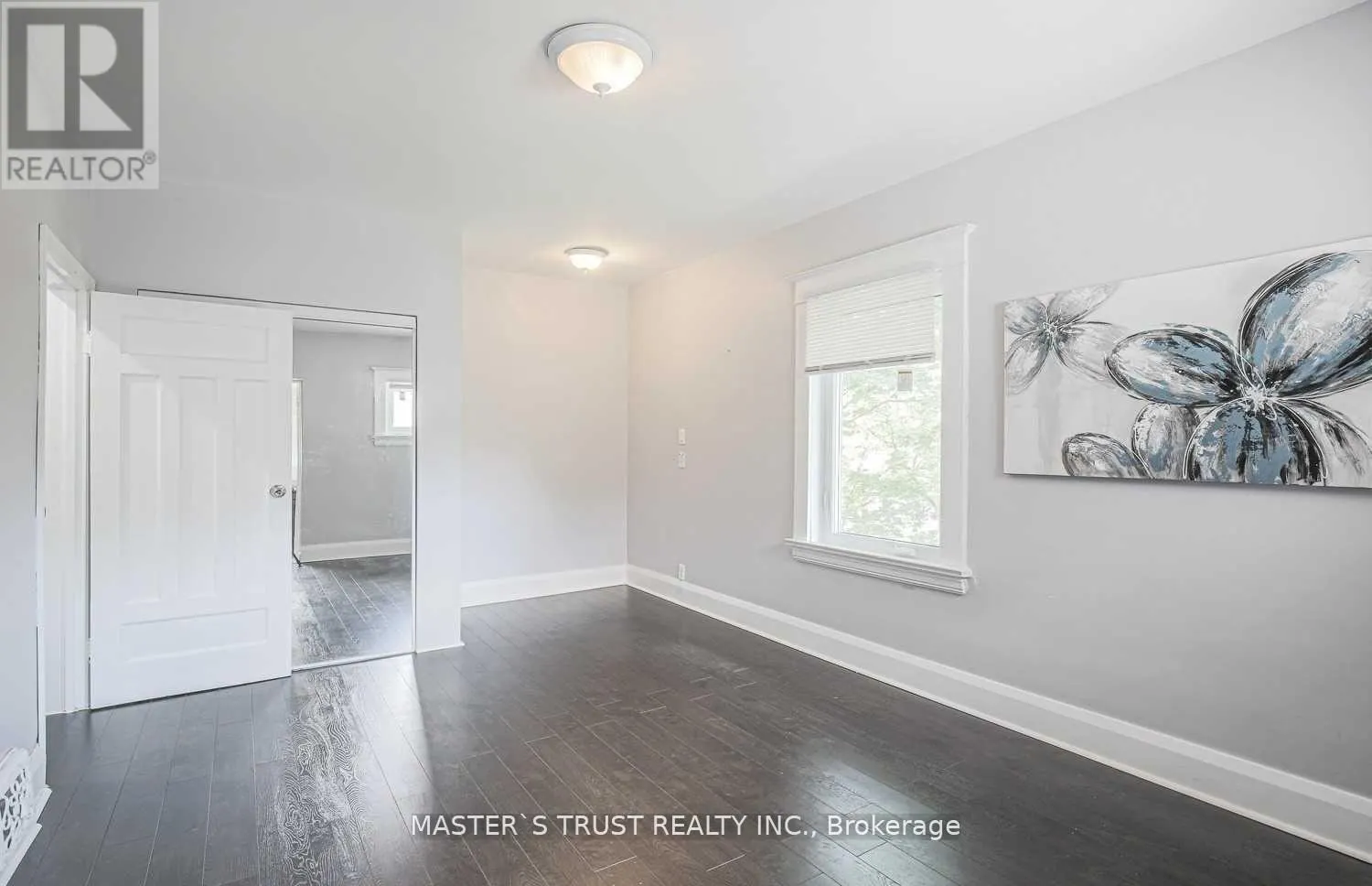 UPPER - 2668 MIDLAND AVENUE