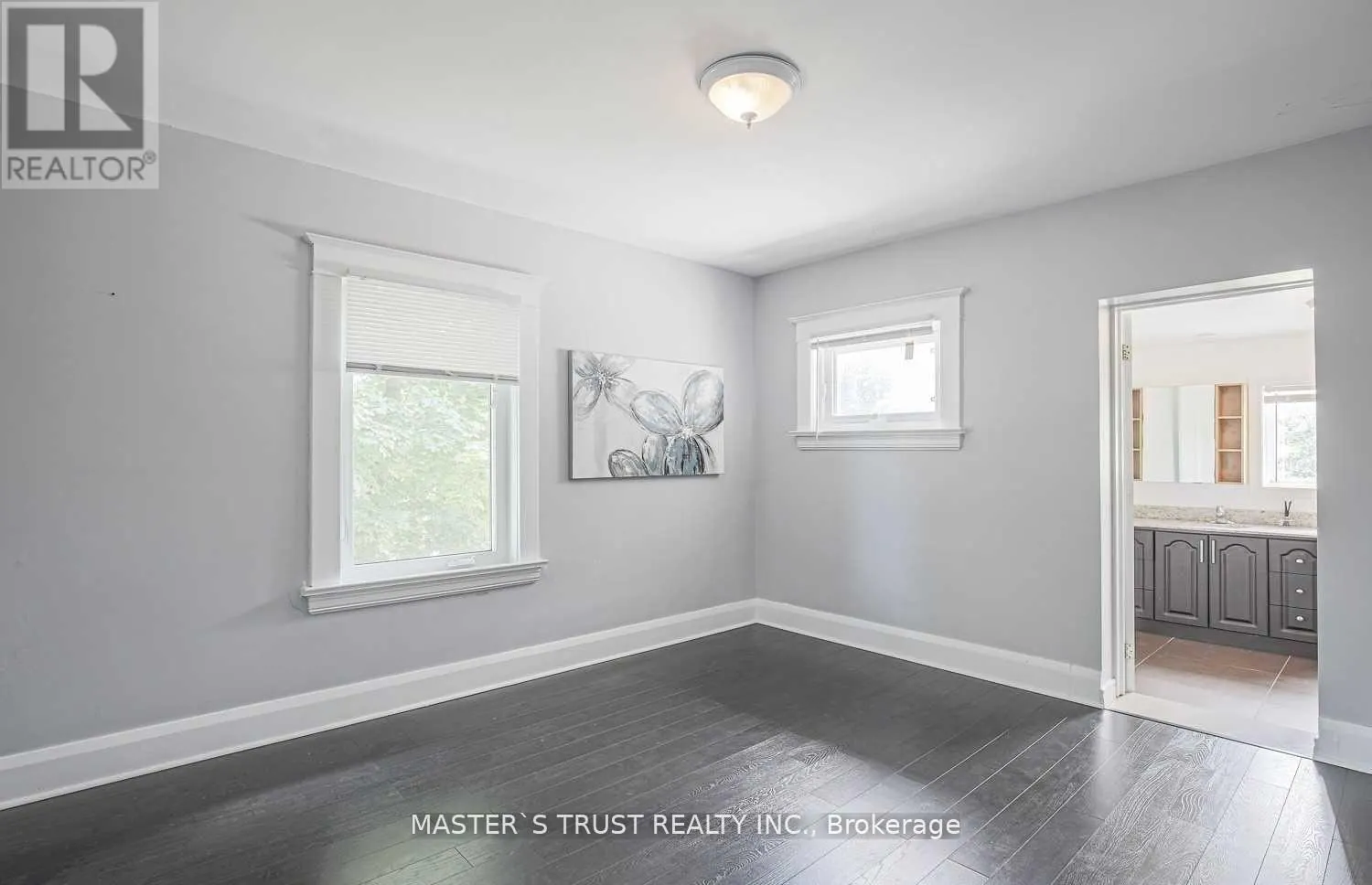 UPPER - 2668 MIDLAND AVENUE