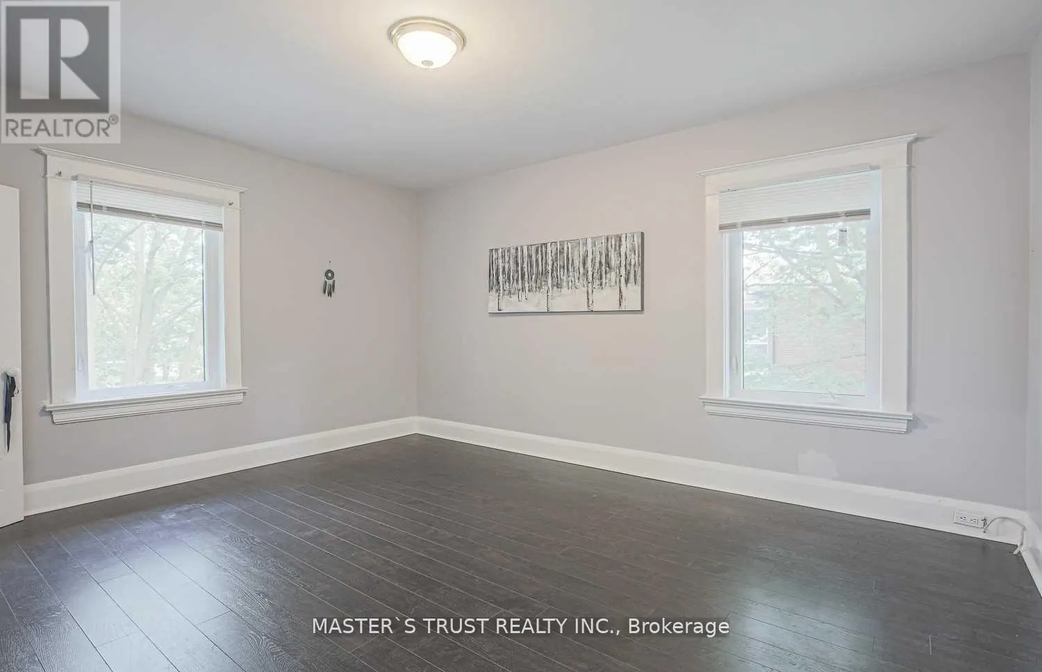 UPPER - 2668 MIDLAND AVENUE