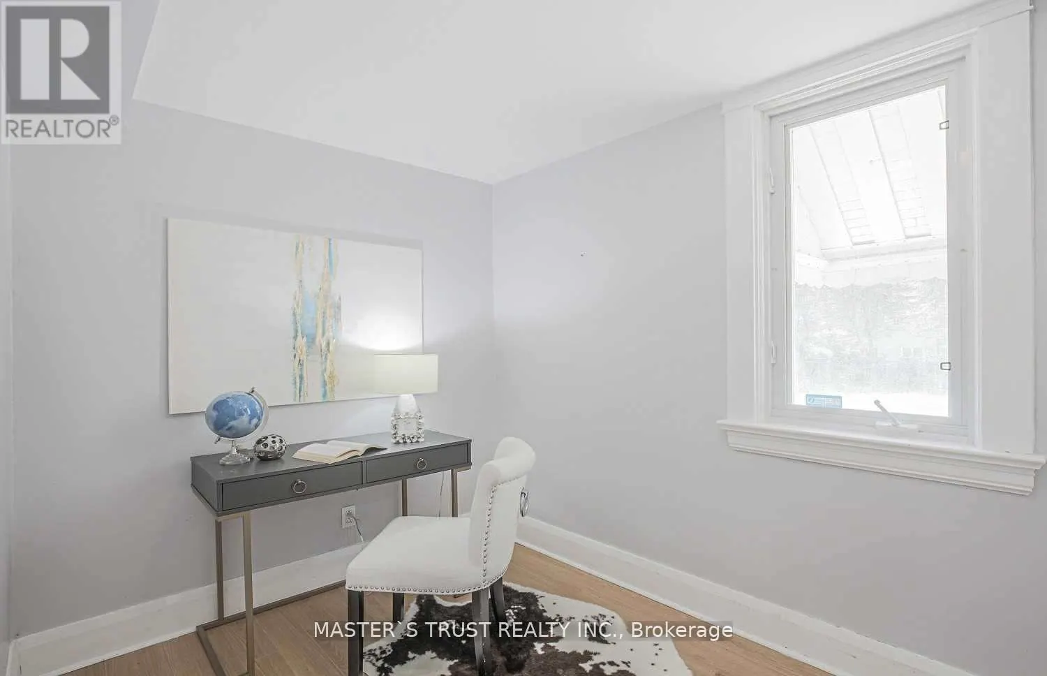 UPPER - 2668 MIDLAND AVENUE